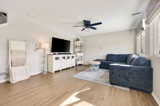 1595 Bayberry Lane, Pingree Grove, IL 60140