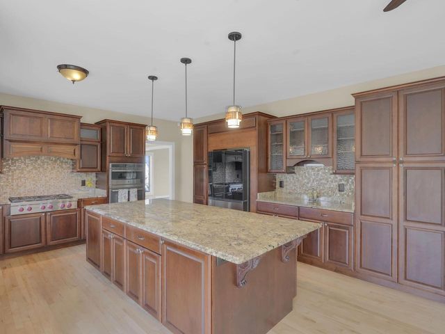 9223 W Wyndham Hills COURT, Franklin, WI 53132