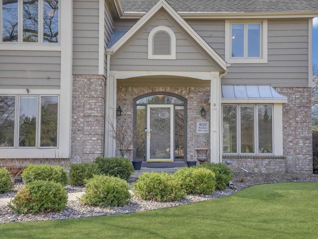 9223 W Wyndham Hills COURT, Franklin, WI 53132