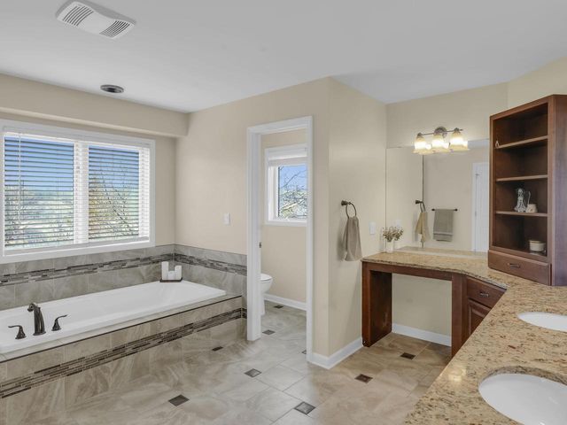 9223 W Wyndham Hills COURT, Franklin, WI 53132