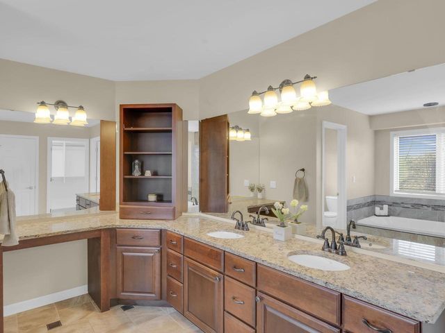 9223 W Wyndham Hills COURT, Franklin, WI 53132