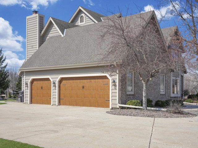 9223 W Wyndham Hills COURT, Franklin, WI 53132