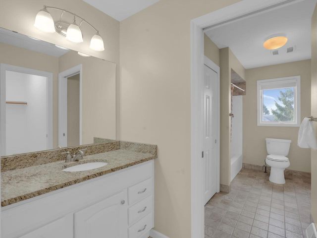 9223 W Wyndham Hills COURT, Franklin, WI 53132