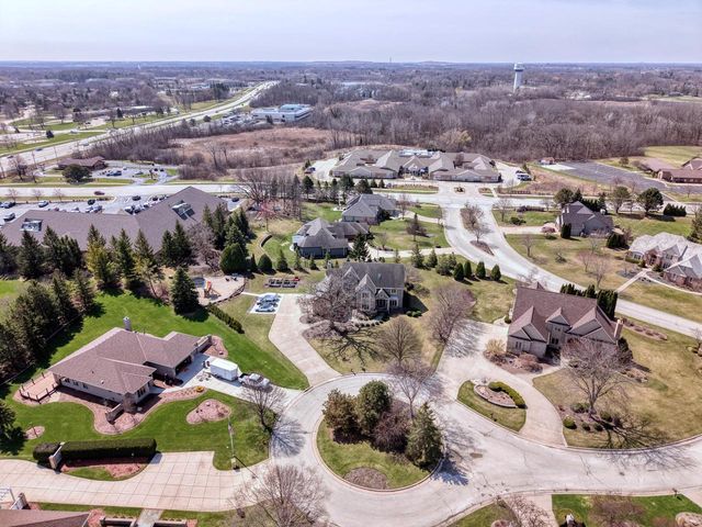 9223 W Wyndham Hills COURT, Franklin, WI 53132