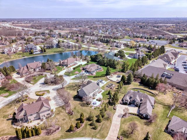 9223 W Wyndham Hills COURT, Franklin, WI 53132