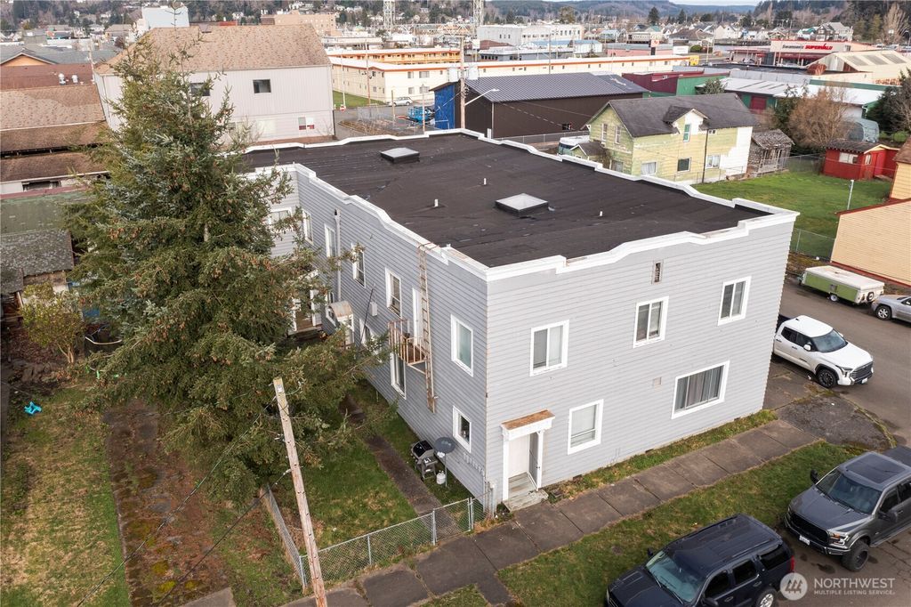 1020 J Street, Hoquiam, WA 98550