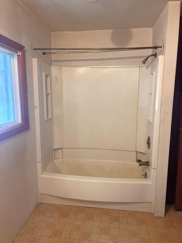 539 N Main Street, Perry, MI 48872