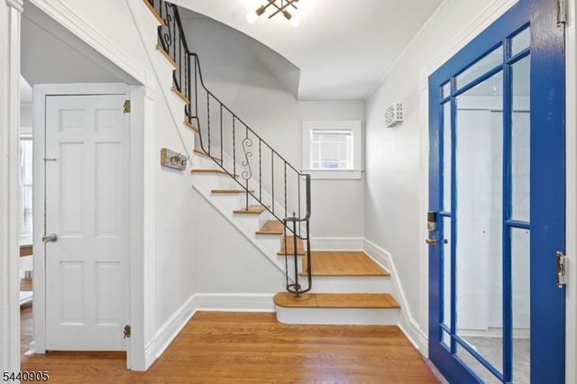 2 Academy St, Newton Town, NJ 07860