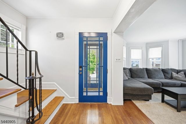 2 Academy St, Newton Town, NJ 07860