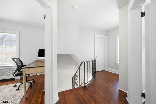2 Academy St, Newton Town, NJ 07860