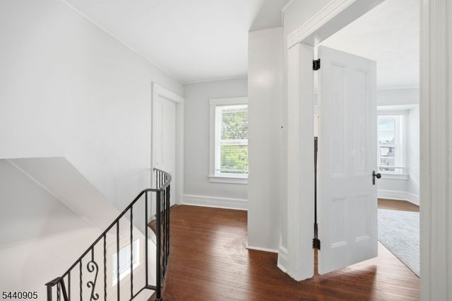 2 Academy St, Newton Town, NJ 07860