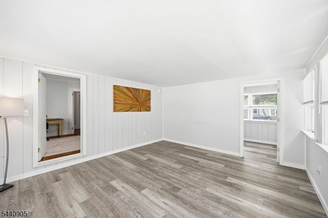 2 Academy St, Newton Town, NJ 07860