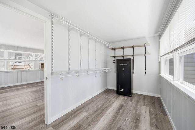 2 Academy St, Newton Town, NJ 07860