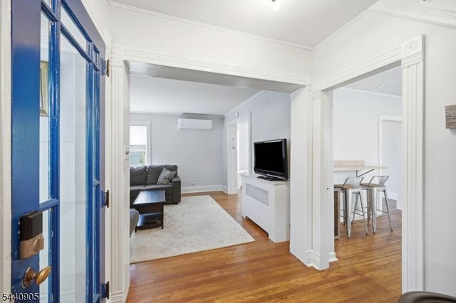 2 Academy St, Newton Town, NJ 07860