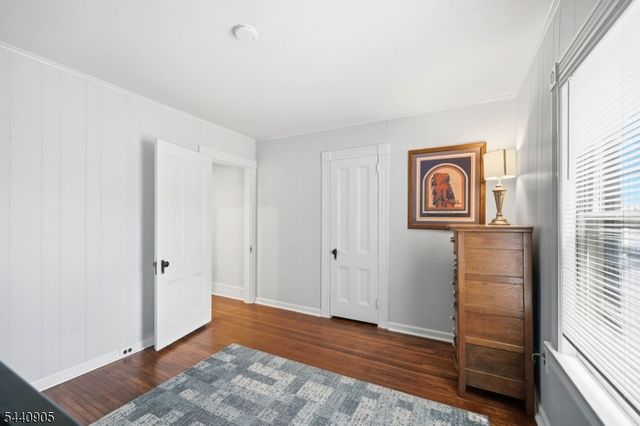 2 Academy St, Newton Town, NJ 07860