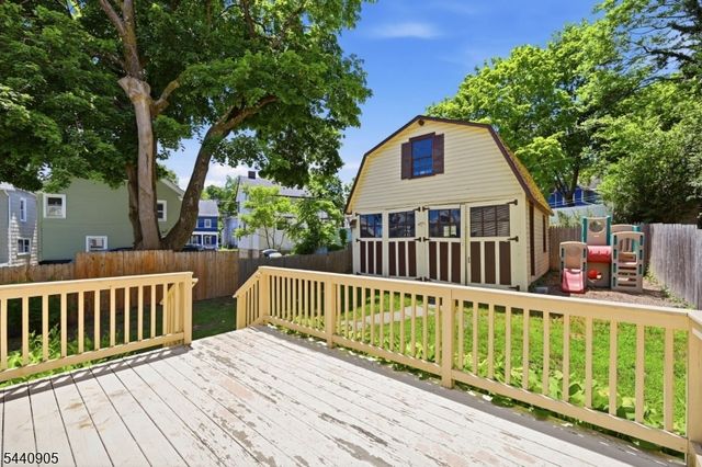 2 Academy St, Newton Town, NJ 07860