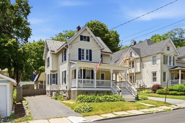 2 Academy St, Newton Town, NJ 07860
