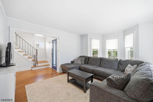 2 Academy St, Newton Town, NJ 07860
