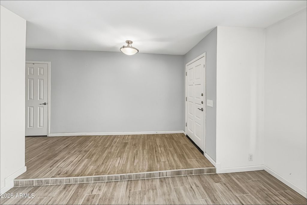 8803 W DIANA Avenue, Peoria, AZ 85345 — photo 2