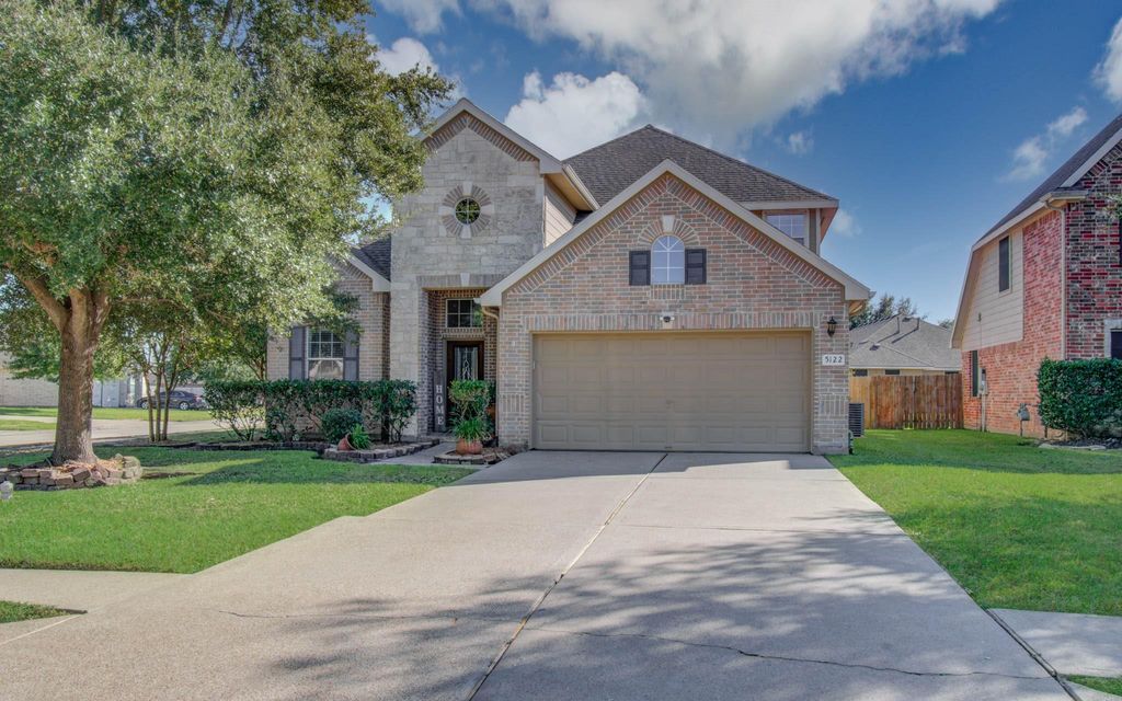 5122 Creekside Avenue, Baytown, TX 77523