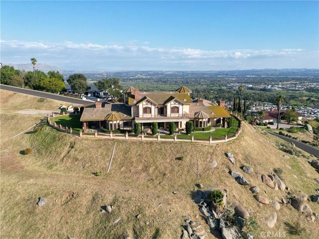 7421 Live Oak Drive, Jurupa Valley, CA 92509