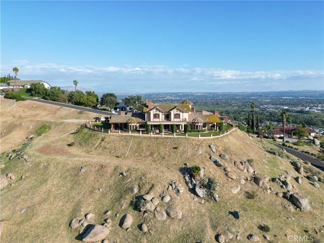 7421 Live Oak Drive, Jurupa Valley, CA 92509