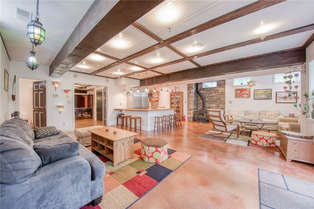 236 Hespenheide Road, Adams Twp, PA 16046
