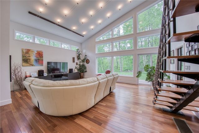236 Hespenheide Road, Adams Twp, PA 16046