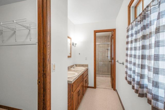 2805 Alvarado Lane N, Plymouth, MN 55447