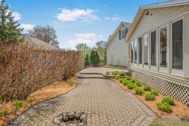 2805 Alvarado Lane N, Plymouth, MN 55447