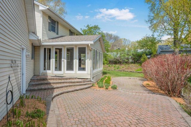 2805 Alvarado Lane N, Plymouth, MN 55447