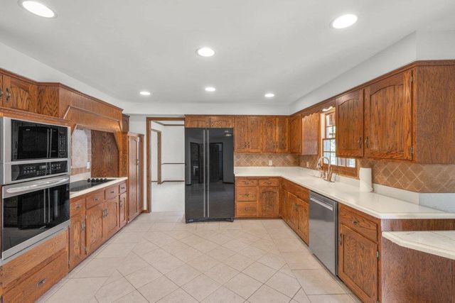 2805 Alvarado Lane N, Plymouth, MN 55447