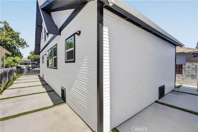 678 E 45th, Los Angeles, CA 90011
