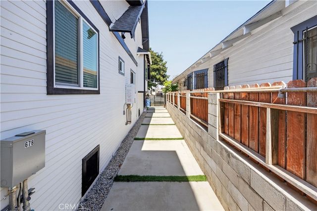 678 E 45th, Los Angeles, CA 90011