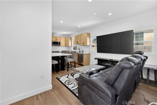 678 E 45th, Los Angeles, CA 90011