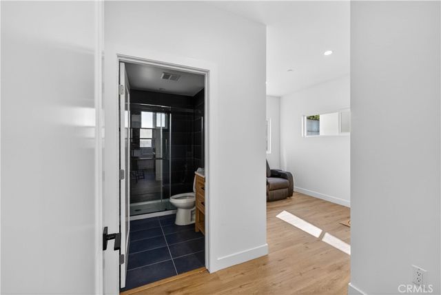 678 E 45th, Los Angeles, CA 90011