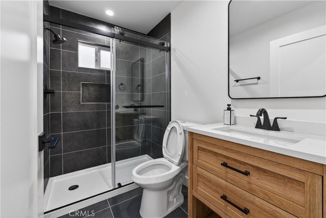 678 E 45th, Los Angeles, CA 90011
