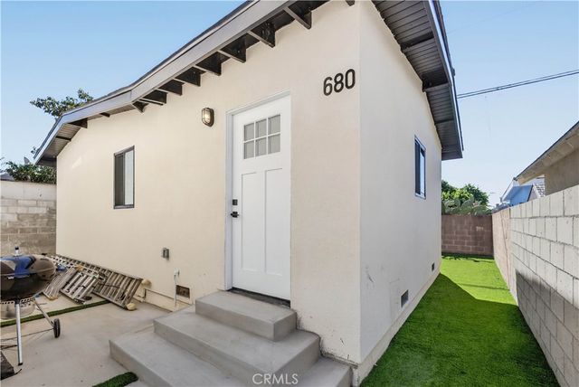 678 E 45th, Los Angeles, CA 90011
