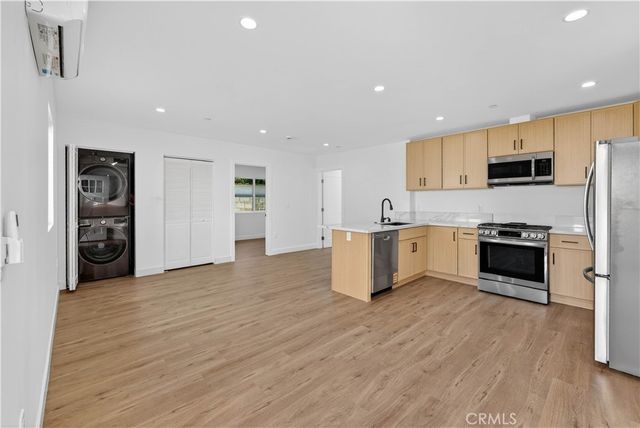 678 E 45th, Los Angeles, CA 90011