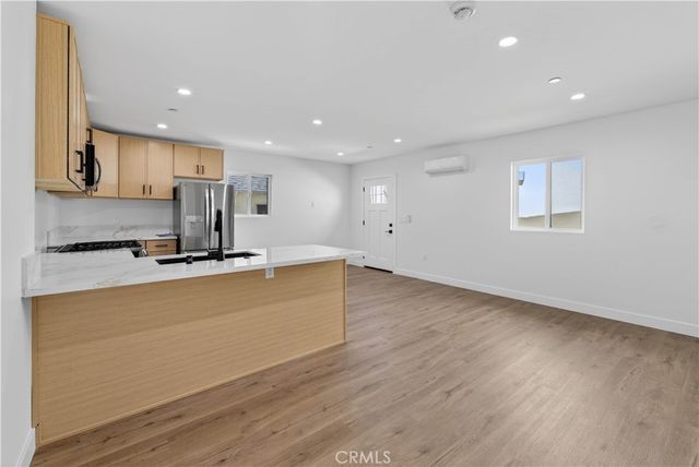 678 E 45th, Los Angeles, CA 90011