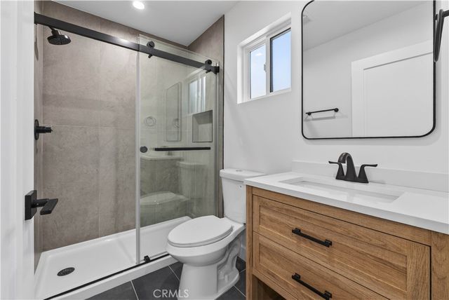 678 E 45th, Los Angeles, CA 90011