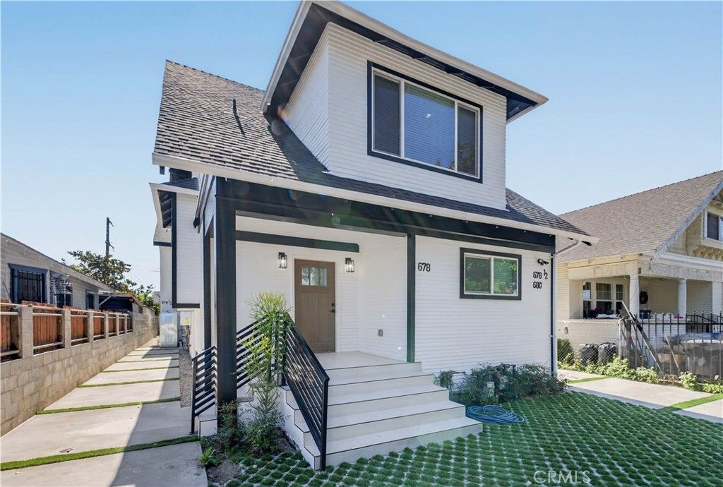 678 E 45th, Los Angeles, CA 90011