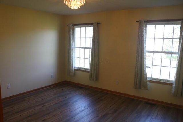 2 Coventry Court W, Mount Vernon, OH 43050