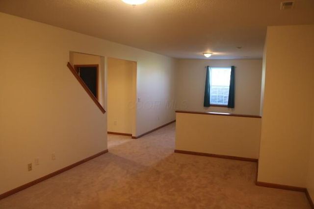2 Coventry Court W, Mount Vernon, OH 43050