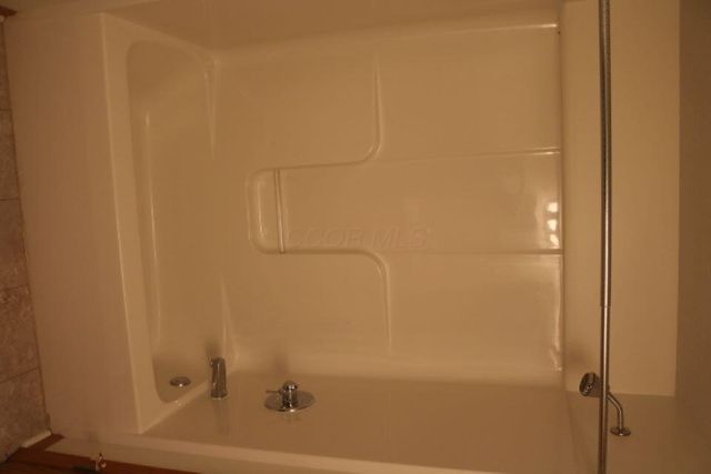 2 Coventry Court W, Mount Vernon, OH 43050