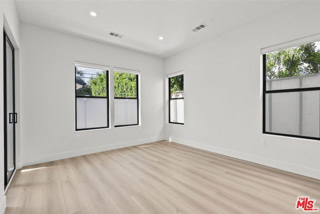 521 N Martel Avenue, Los Angeles, CA 90036