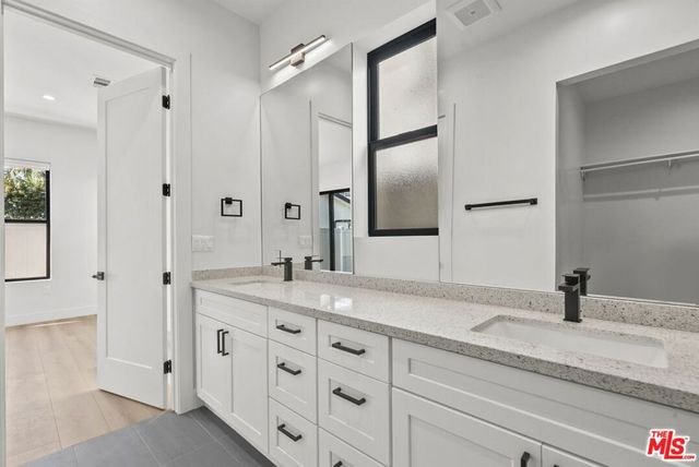 521 N Martel Avenue, Los Angeles, CA 90036