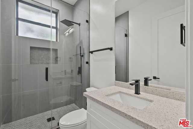 521 N Martel Avenue, Los Angeles, CA 90036