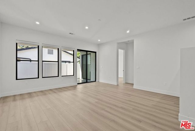 521 N Martel Avenue, Los Angeles, CA 90036