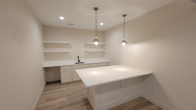 8219 Buckley Court, Johnston, IA 50111